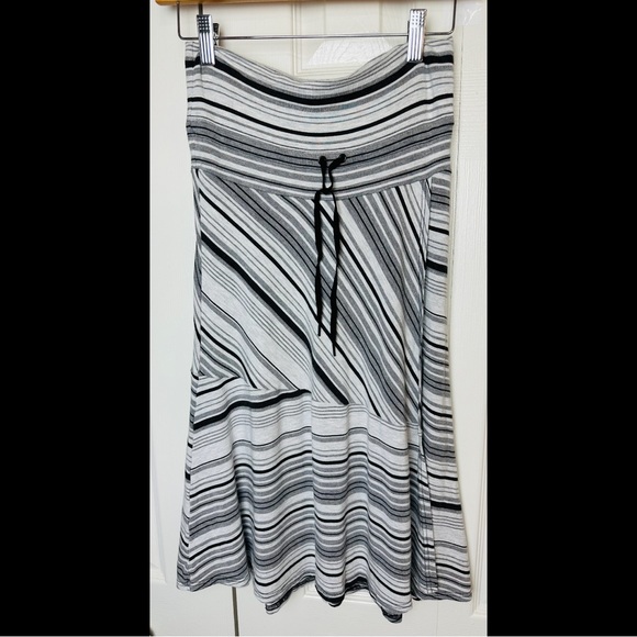 ATHLETA Shadow Striped Faux Wrap Skirt Black Heather Gray PullOn Knit Drawstring - Picture 5 of 13